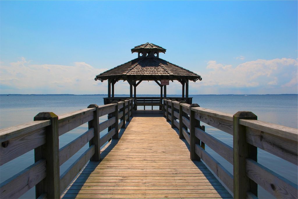 pier, gazebo, ocean-699441.jpg